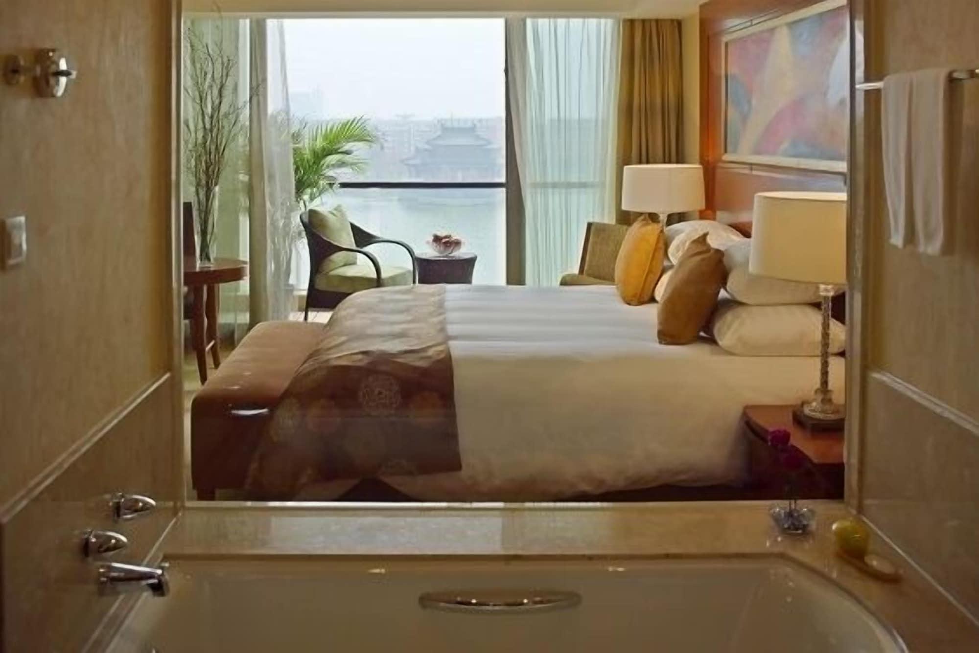 New Century Grand Hotel Kaifeng Exterior photo