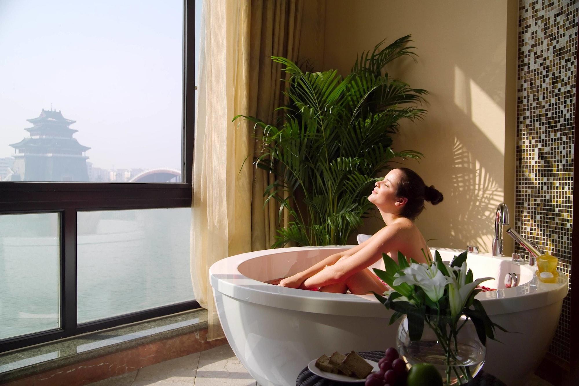 New Century Grand Hotel Kaifeng Exterior photo