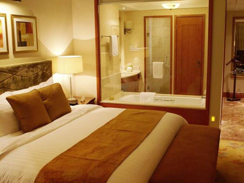 New Century Grand Hotel Kaifeng Exterior photo
